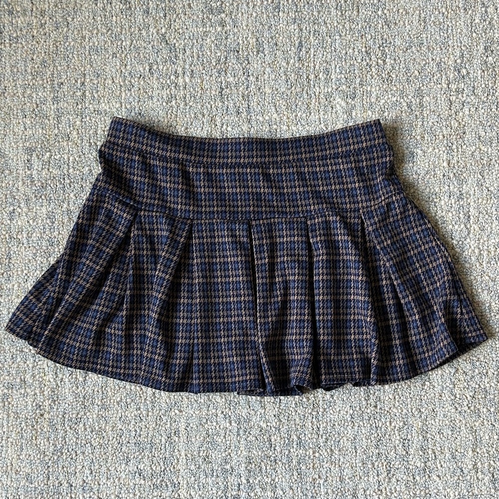 American Eagle Houndstooth Pleated Mini Skirt